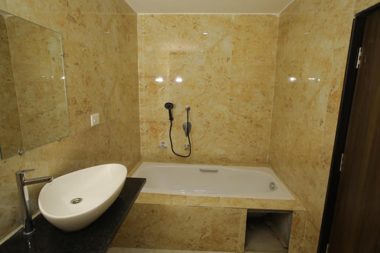 Radha Rani Residency Otel Khammam Dış mekan fotoğraf